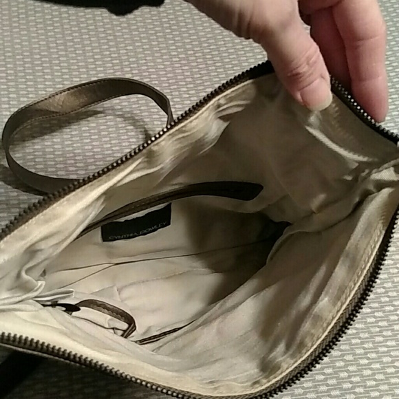 Bronze/gold purse with zippers Excellent condition - Picture 4 of 7